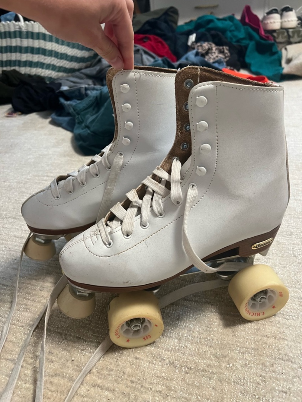 Chicago White Roller Skate with Cream Wheels